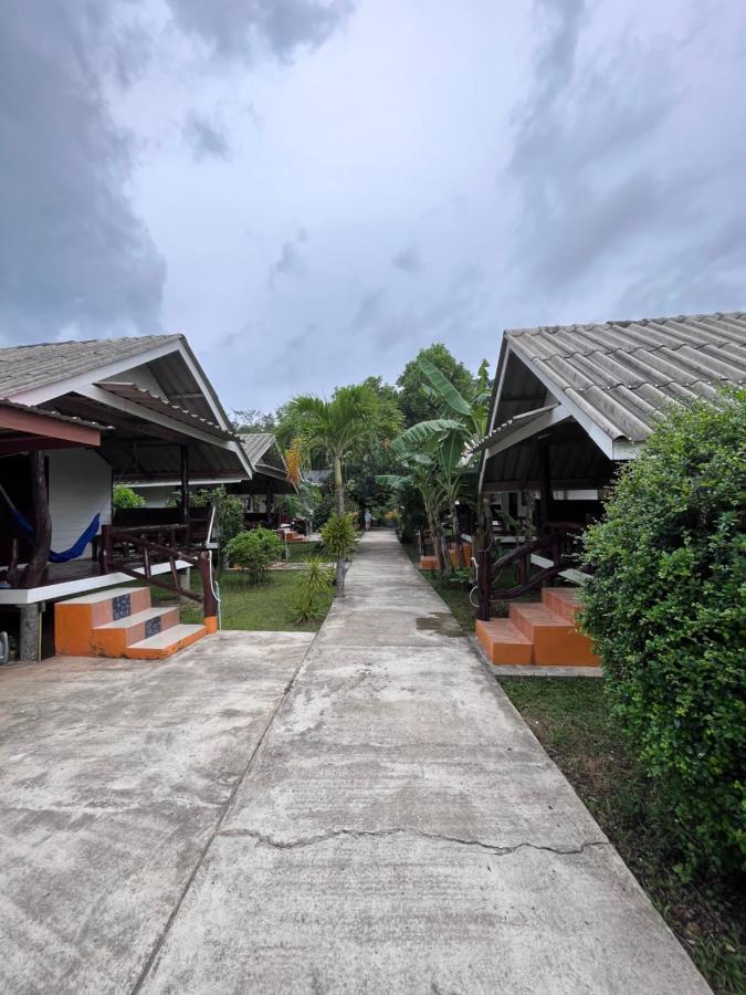Pyramid Bungalow Hotel Ban Laem Sai Esterno foto